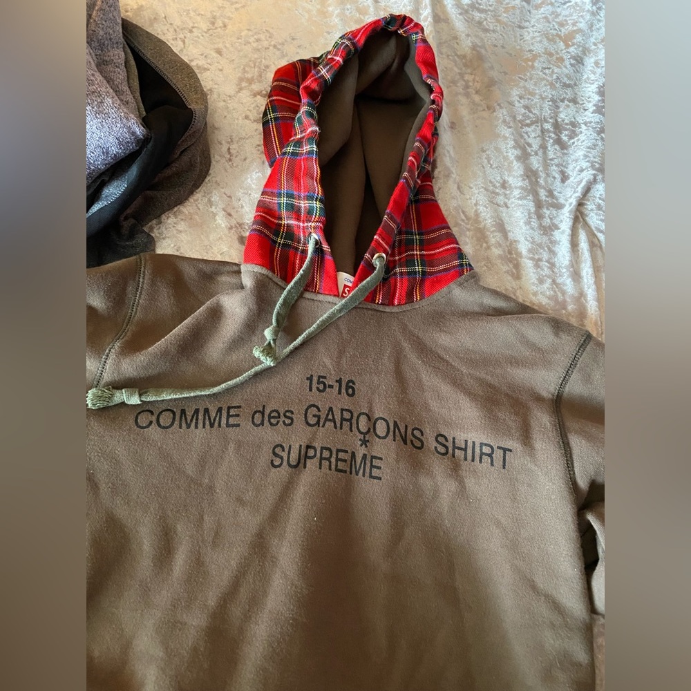 Supreme Sweatshirt